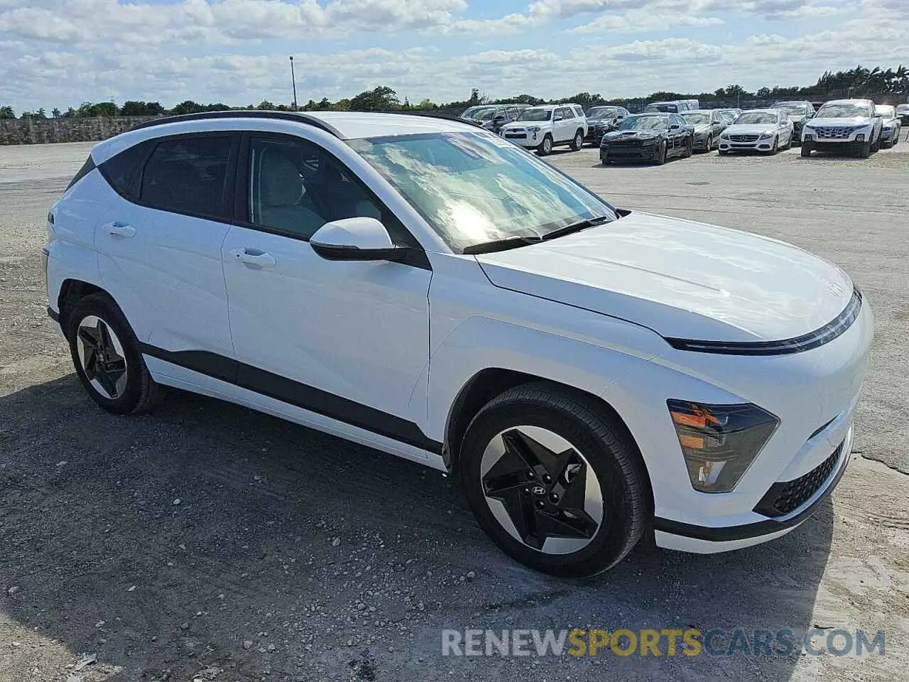 4 fotografías del automóvil dañado KM8HC3A63RU008108 HYUNDAI KONA 2024