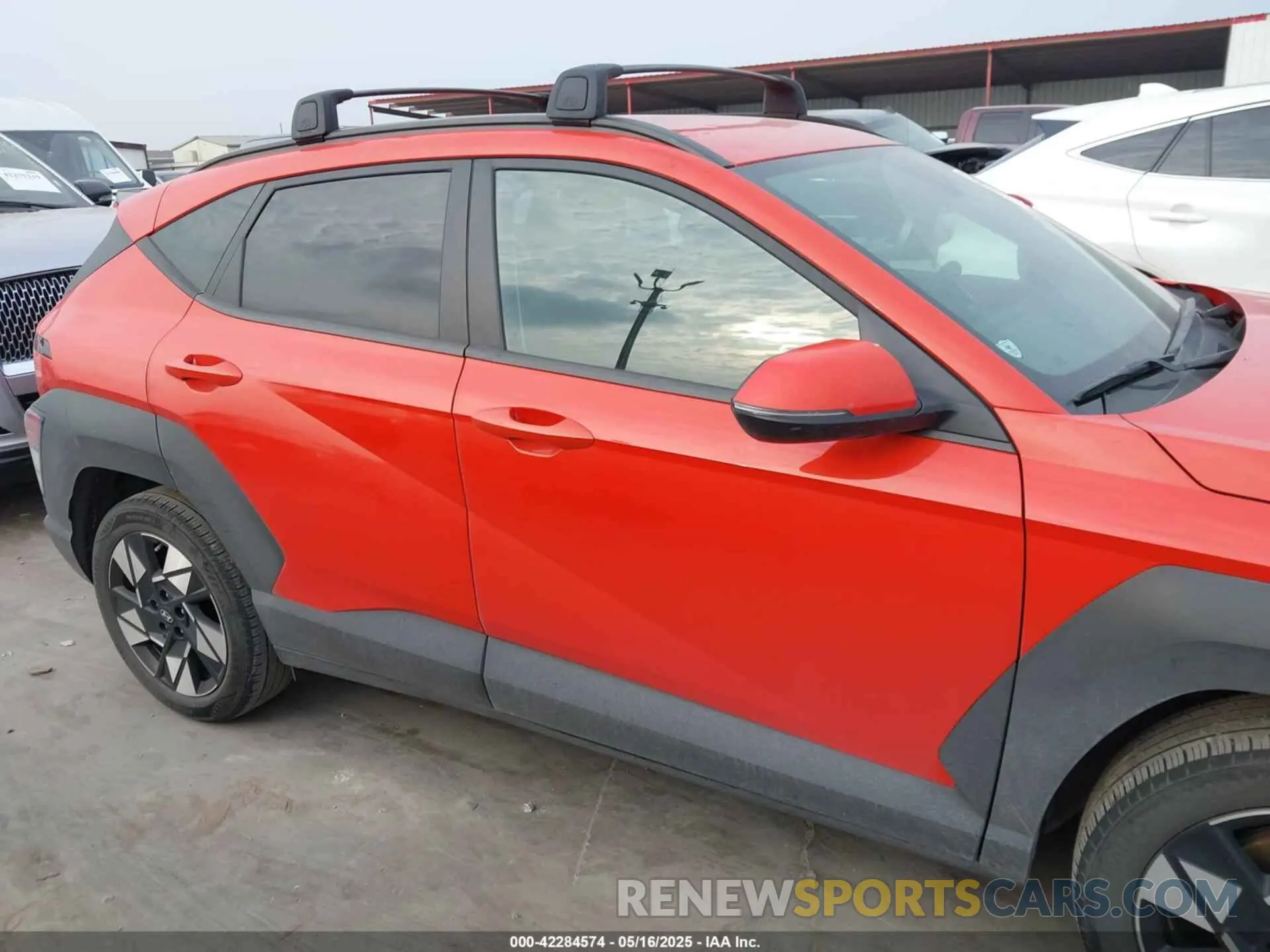 13 fotografías del automóvil dañado KM8HC3AB1RU088148 HYUNDAI KONA 2024