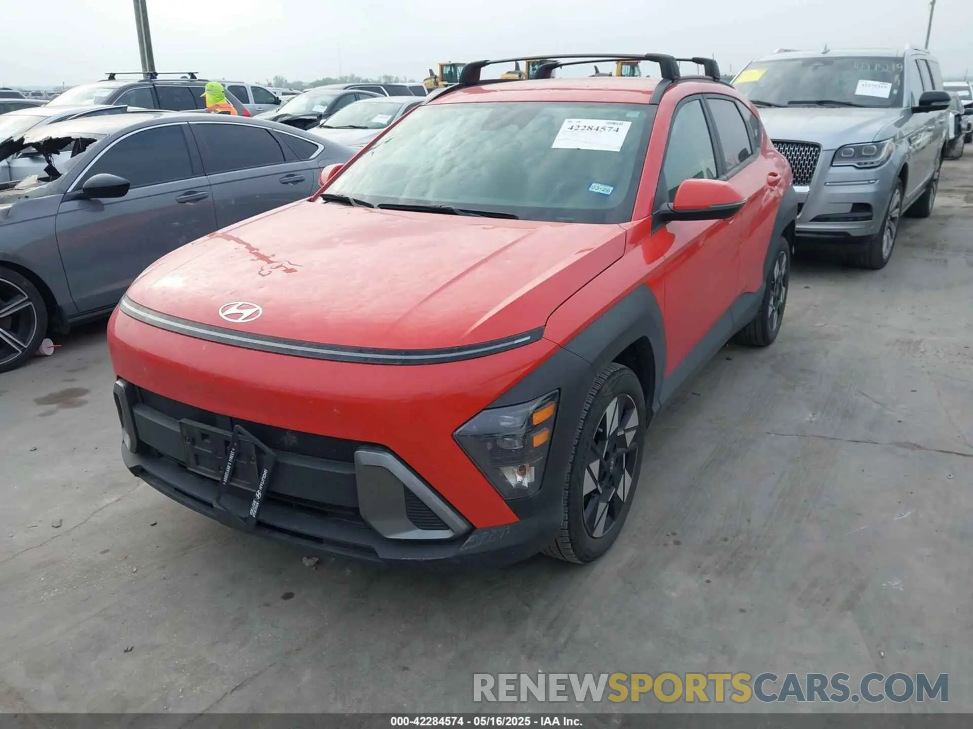2 fotografías del automóvil dañado KM8HC3AB1RU088148 HYUNDAI KONA 2024