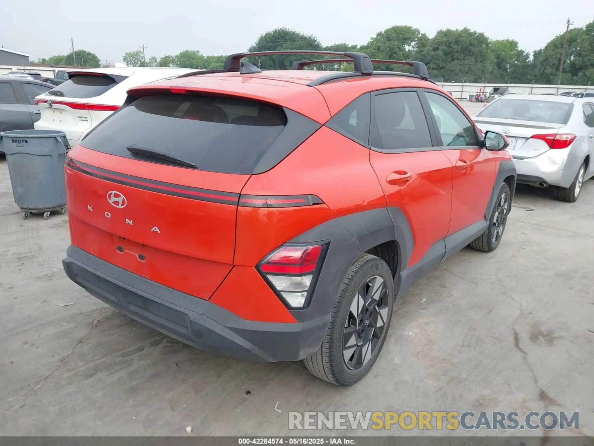 4 fotografías del automóvil dañado KM8HC3AB1RU088148 HYUNDAI KONA 2024