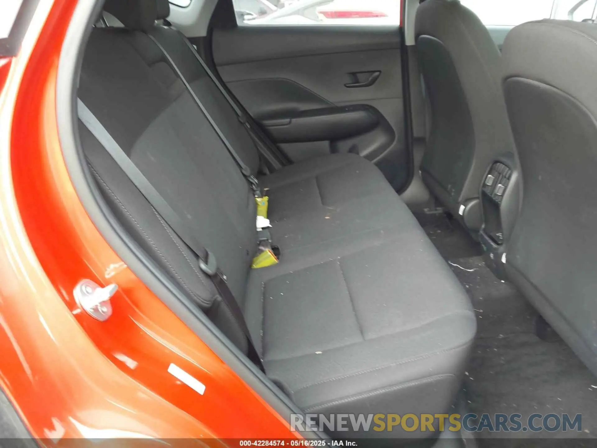 8 fotografías del automóvil dañado KM8HC3AB1RU088148 HYUNDAI KONA 2024