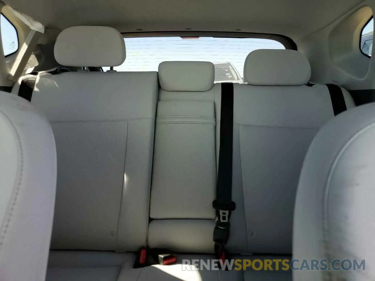 10 fotografías del automóvil dañado KM8HC3AB1RU121682 HYUNDAI KONA 2024