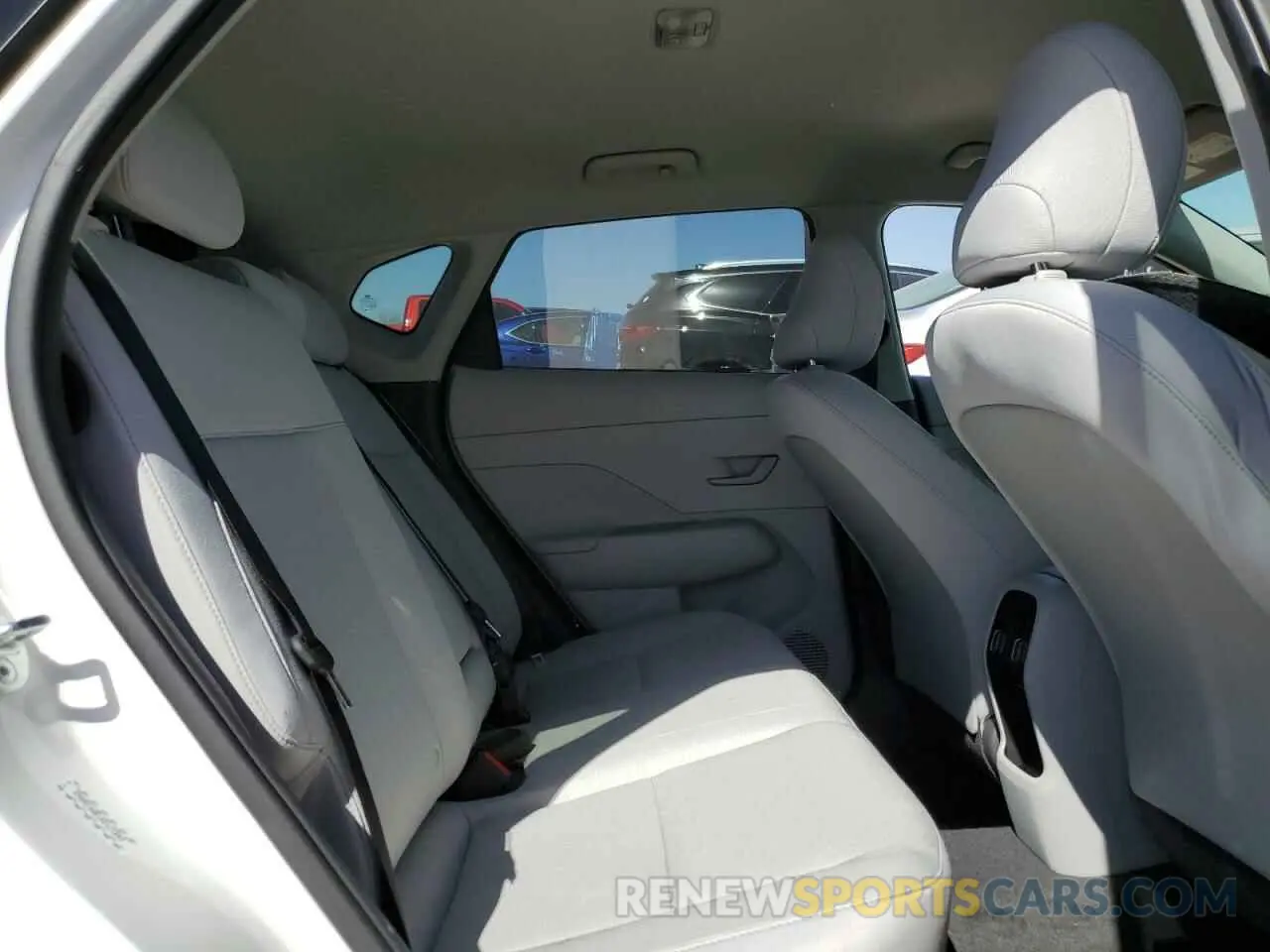 11 fotografías del automóvil dañado KM8HC3AB1RU121682 HYUNDAI KONA 2024