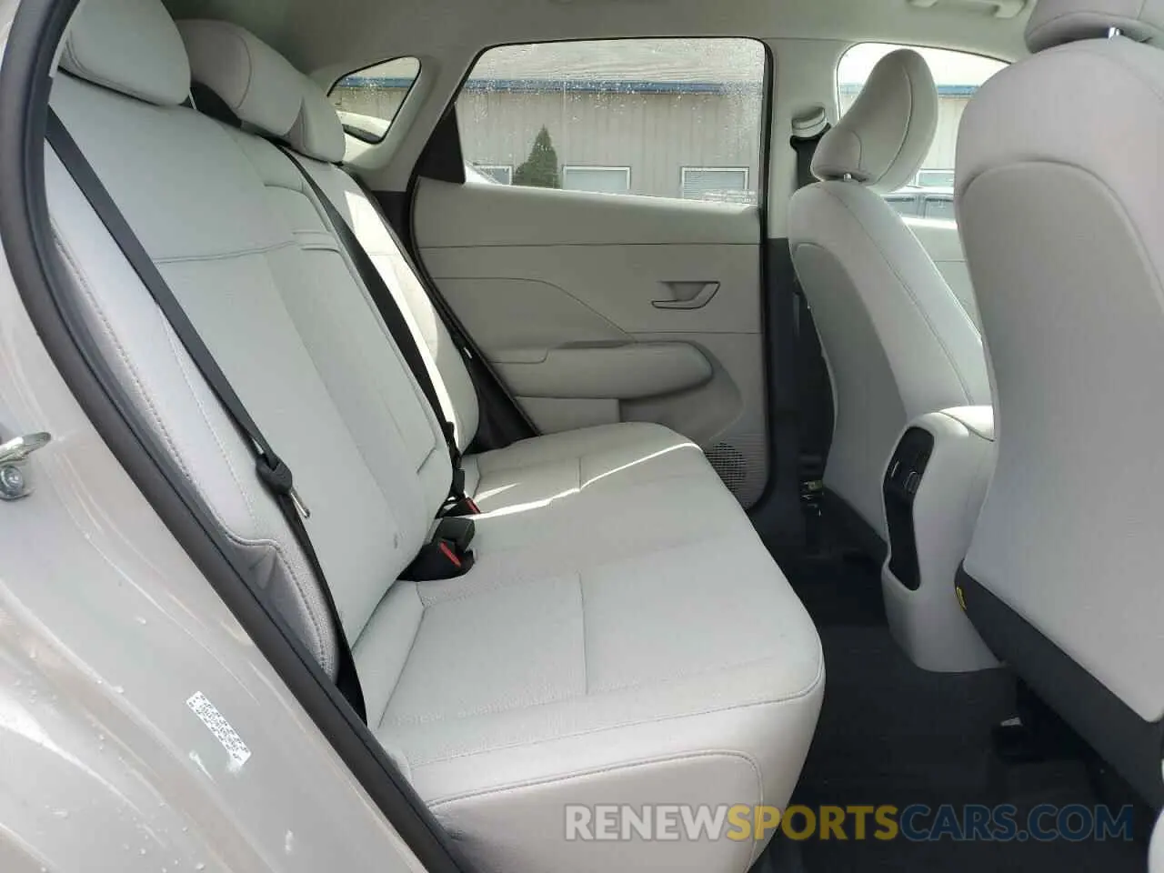 10 fotografías del automóvil dañado KM8HC3AB1RU137557 HYUNDAI KONA 2024