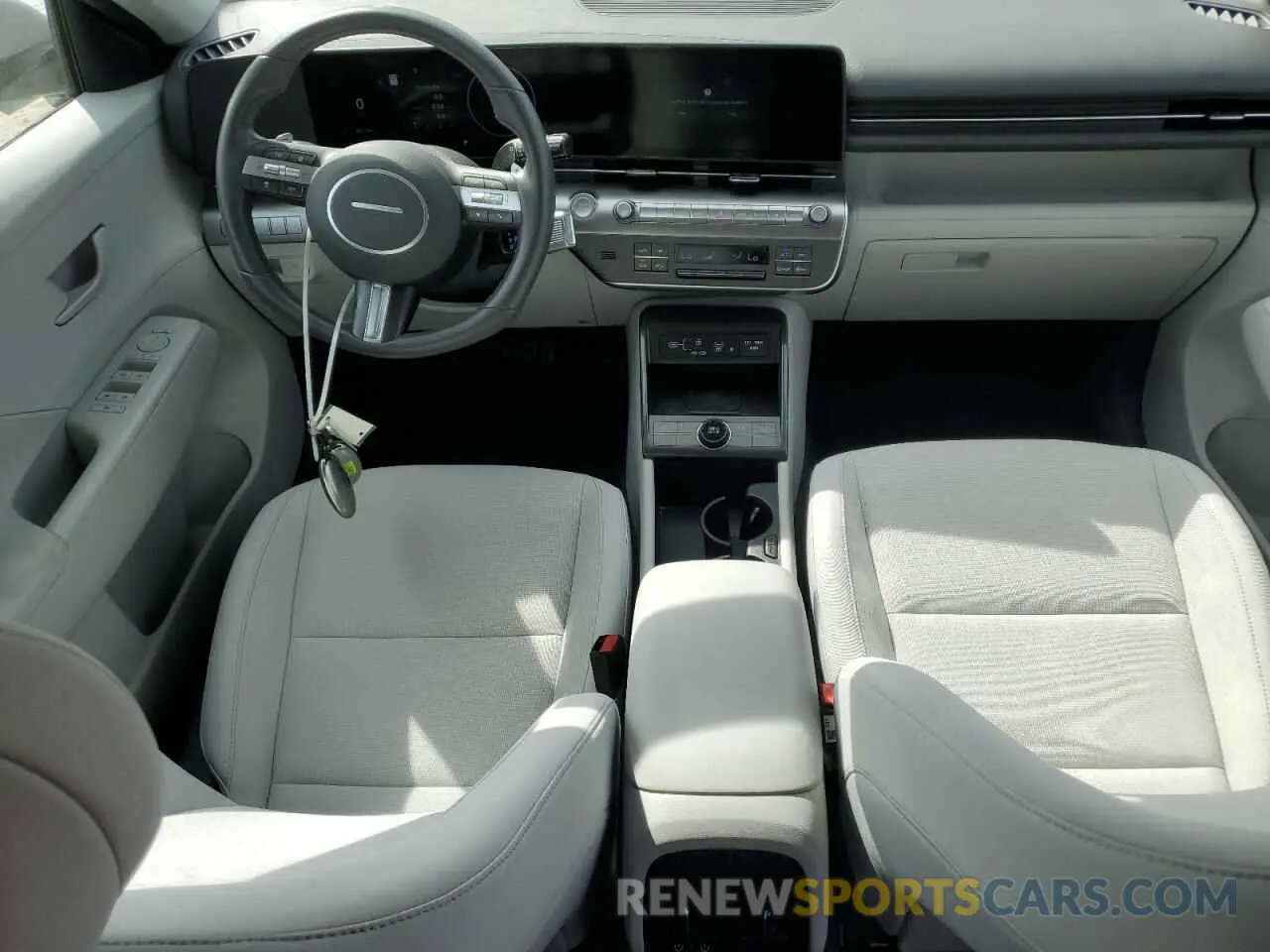 8 fotografías del automóvil dañado KM8HC3AB1RU137557 HYUNDAI KONA 2024
