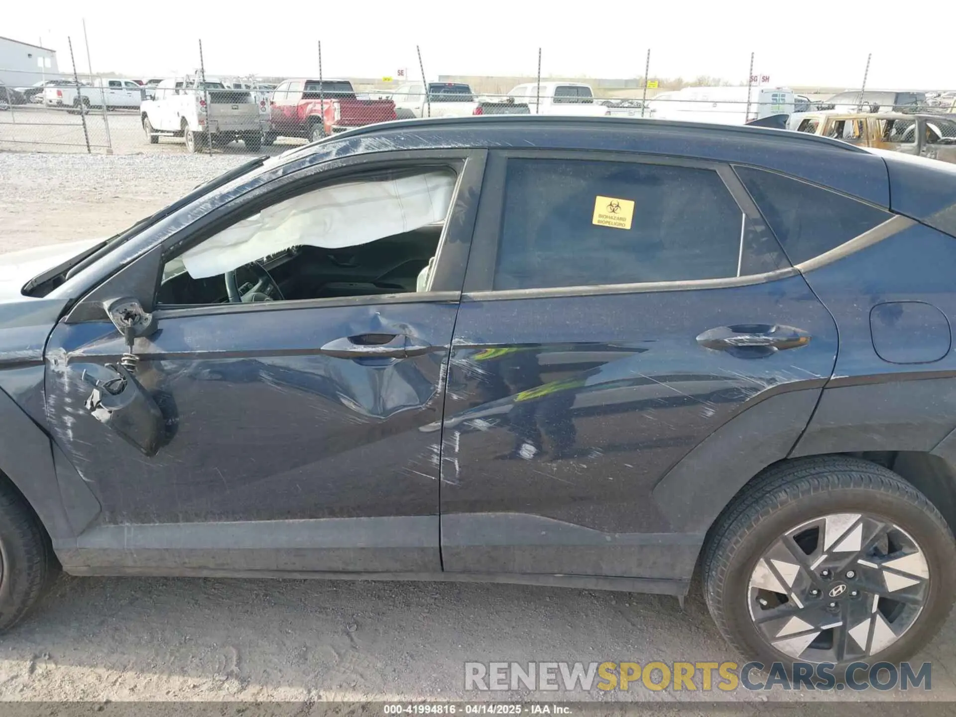 13 fotografías del automóvil dañado KM8HC3AB2RU074615 HYUNDAI KONA 2024