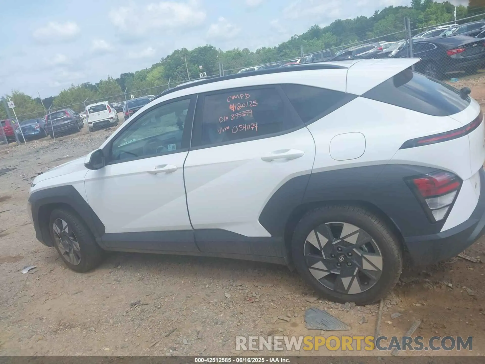 13 fotografías del automóvil dañado KM8HC3AB4RU054074 HYUNDAI KONA 2024