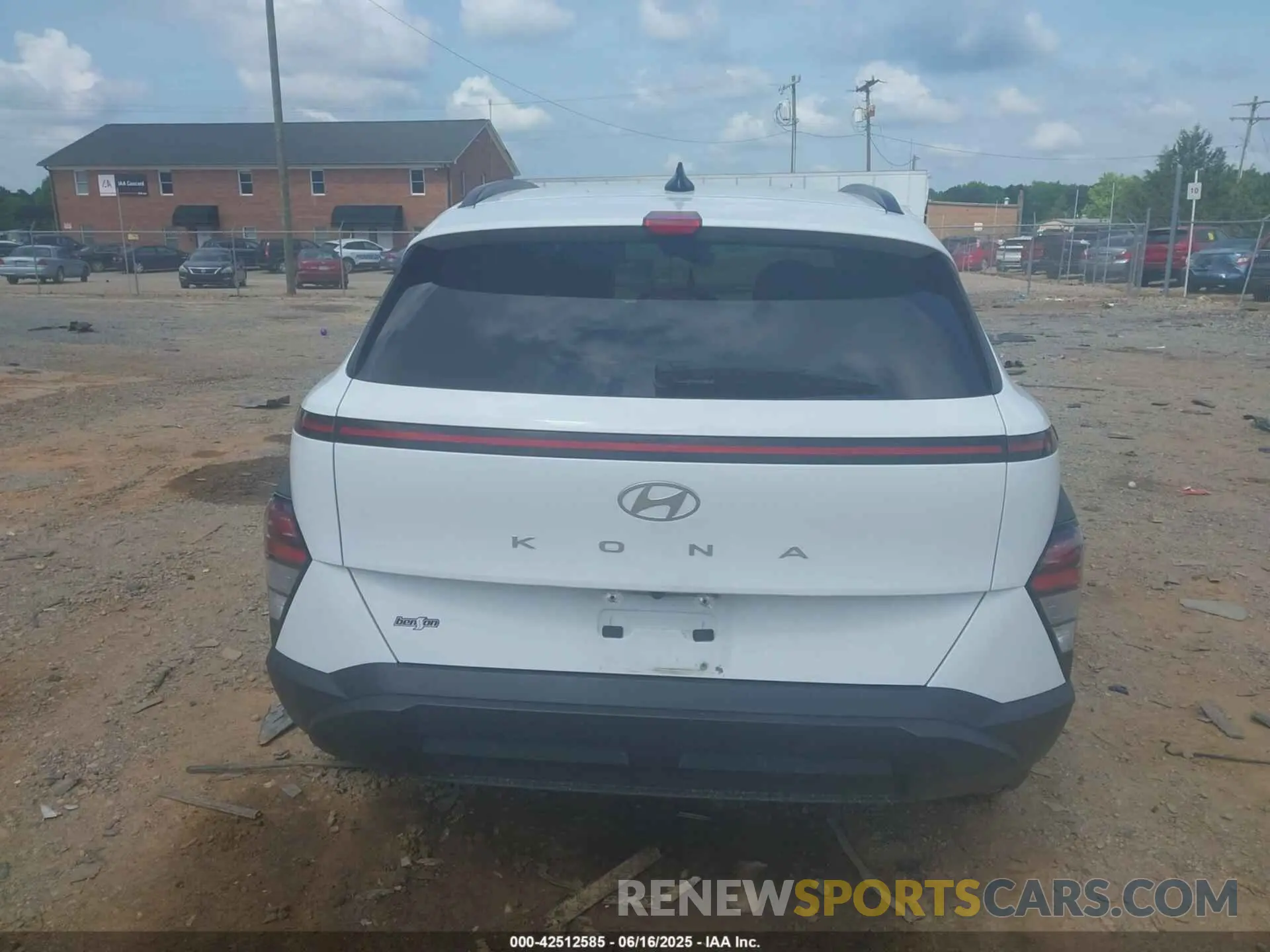 15 fotografías del automóvil dañado KM8HC3AB4RU054074 HYUNDAI KONA 2024