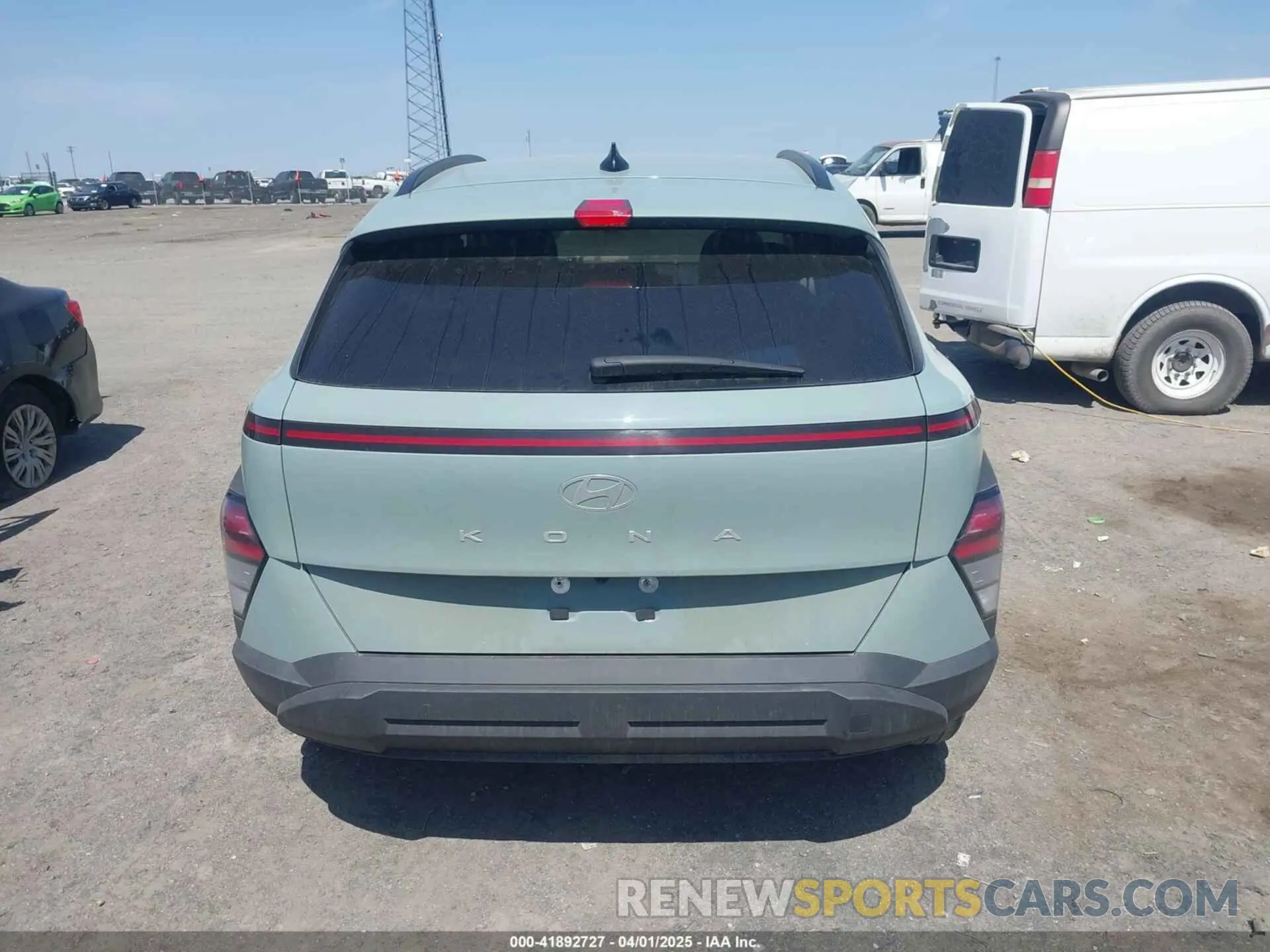16 fotografías del automóvil dañado KM8HC3AB4RU082523 HYUNDAI KONA 2024