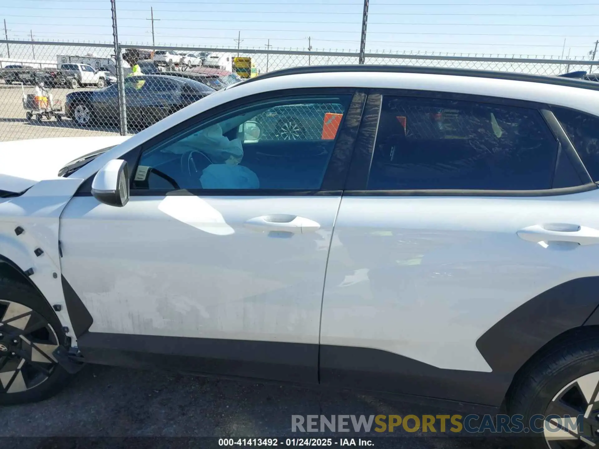 15 fotografías del automóvil dañado KM8HC3AB5RU143863 HYUNDAI KONA 2024