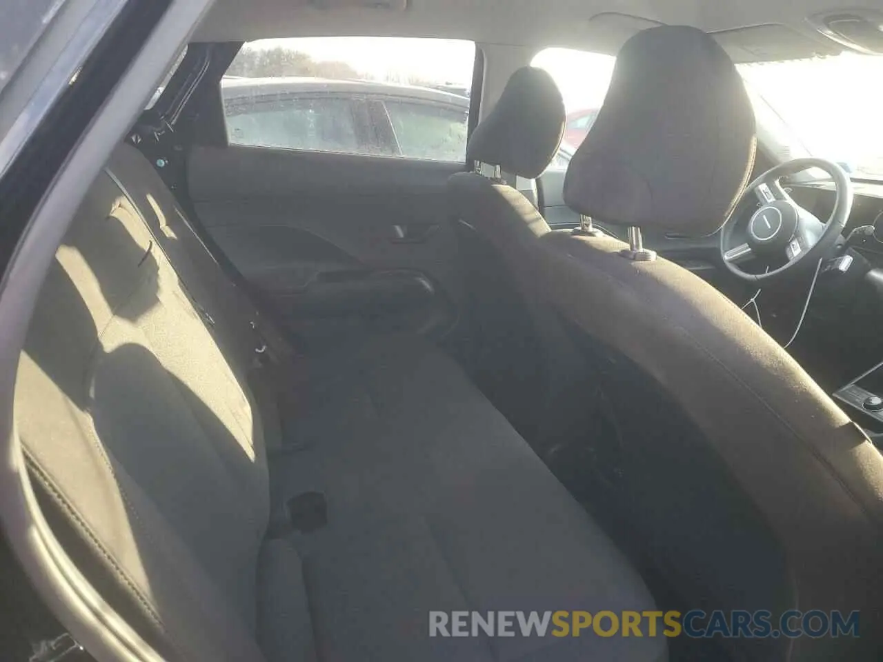 11 fotografías del automóvil dañado KM8HCCAB3RU074543 HYUNDAI KONA 2024