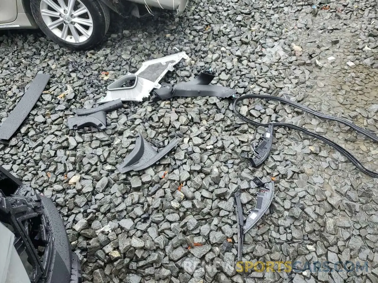 13 fotografías del automóvil dañado KM8HCCAB3RU074543 HYUNDAI KONA 2024