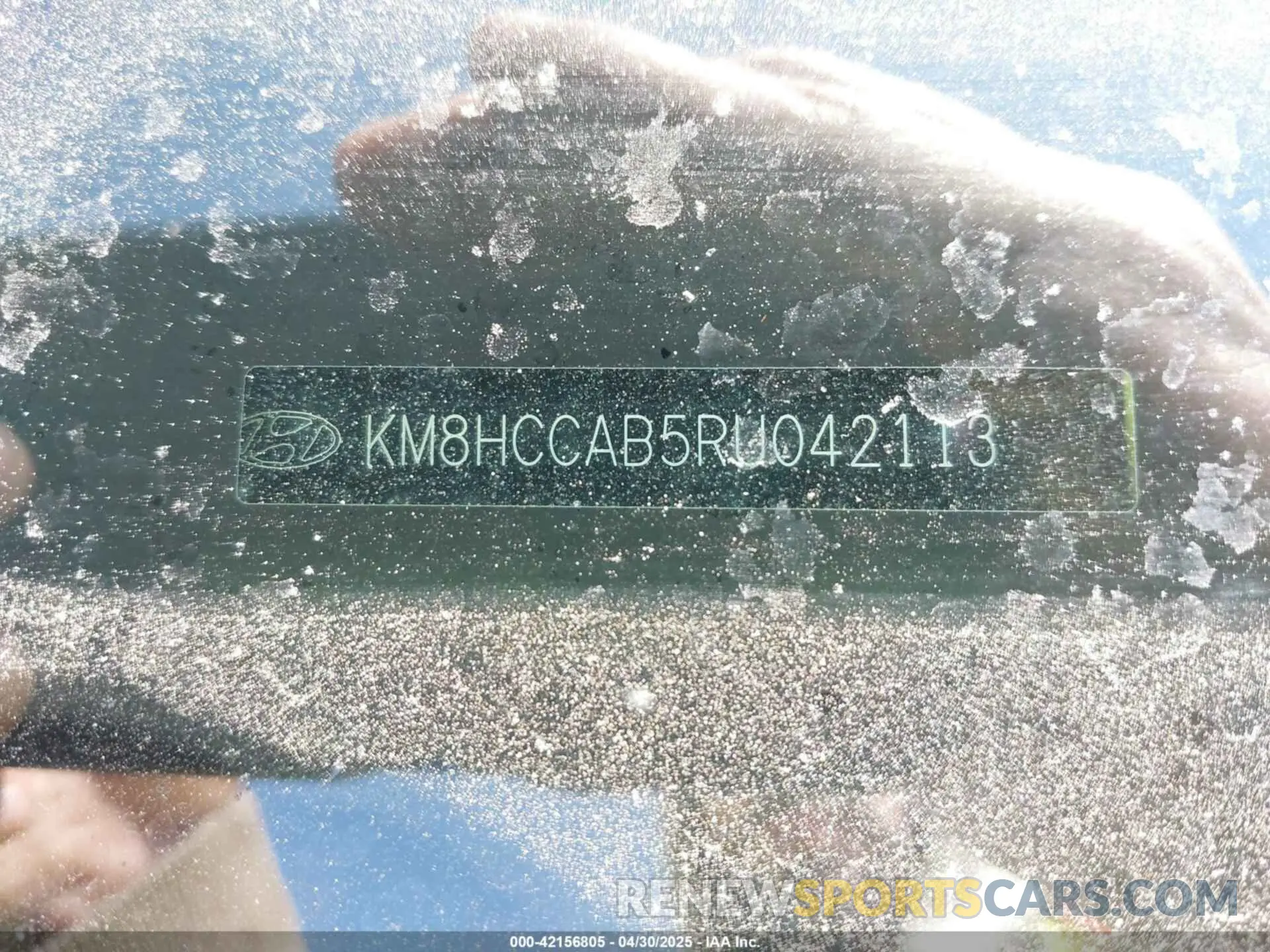 17 fotografías del automóvil dañado KM8HCCAB5RU042113 HYUNDAI KONA 2024