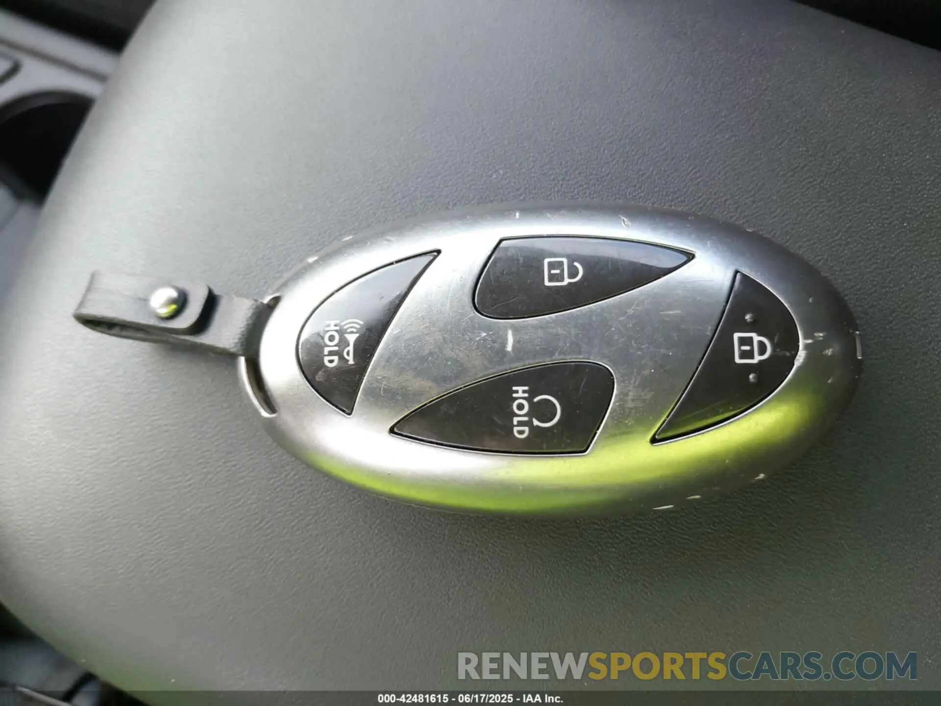 11 fotografías del automóvil dañado KM8HCCAB6RU081180 HYUNDAI KONA 2024