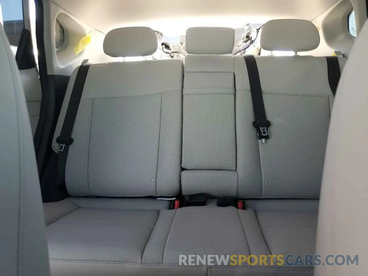 10 fotografías del automóvil dañado KM8HE3A31RU158038 HYUNDAI KONA 2024