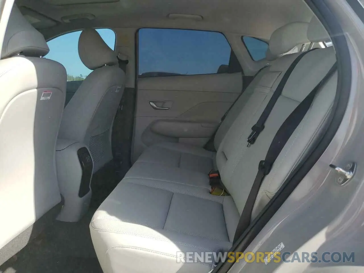 11 fotografías del automóvil dañado KM8HE3A31RU158038 HYUNDAI KONA 2024