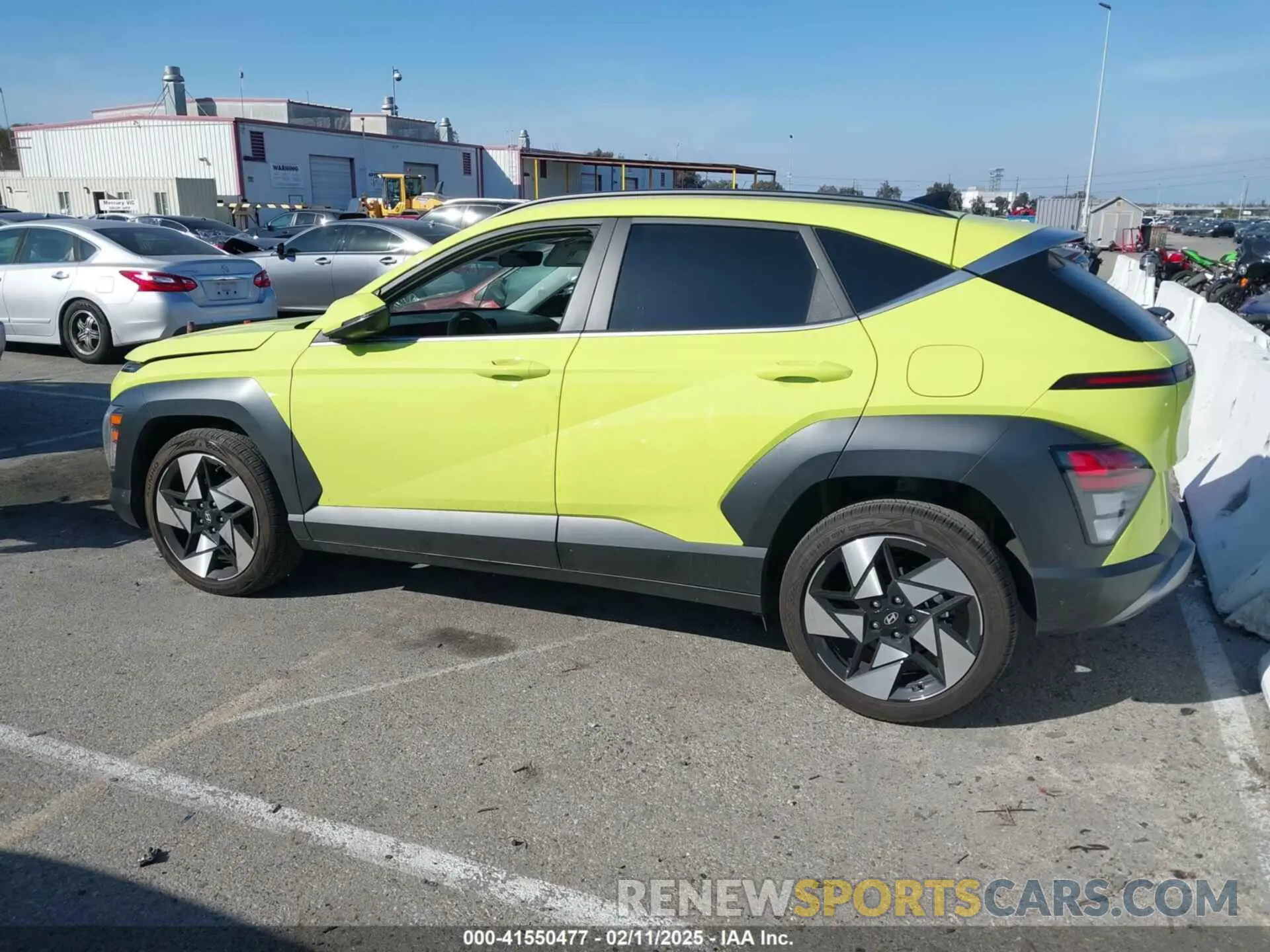 14 fotografías del automóvil dañado KM8HE3A32RU108653 HYUNDAI KONA 2024