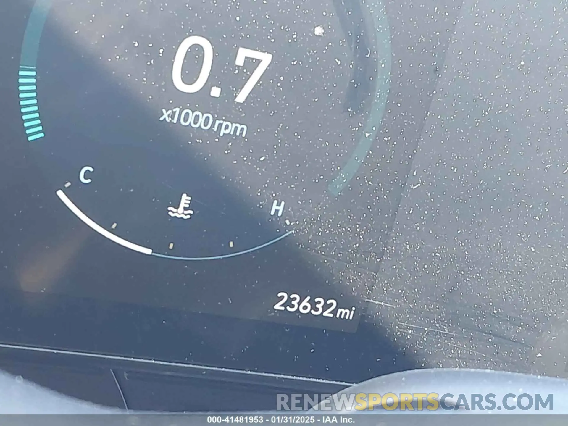 15 fotografías del automóvil dañado KM8HE3A34RU027329 HYUNDAI KONA 2024