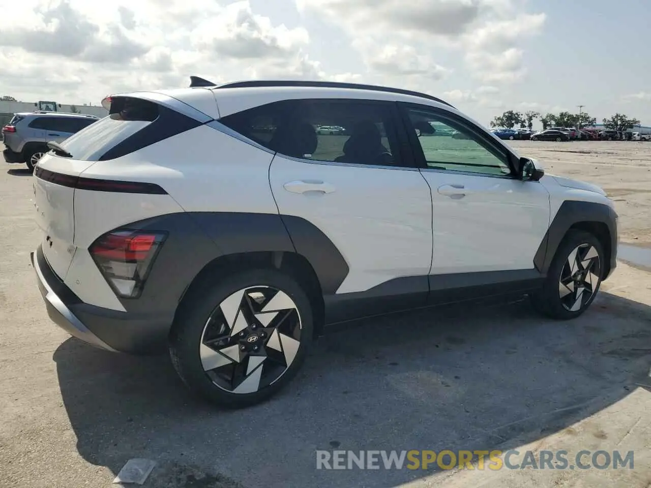 3 fotografías del automóvil dañado KM8HE3A34RU120786 HYUNDAI KONA 2024
