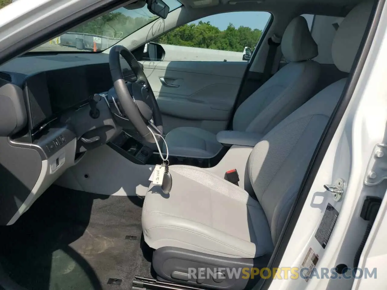 7 fotografías del automóvil dañado KM8HE3A34RU120786 HYUNDAI KONA 2024