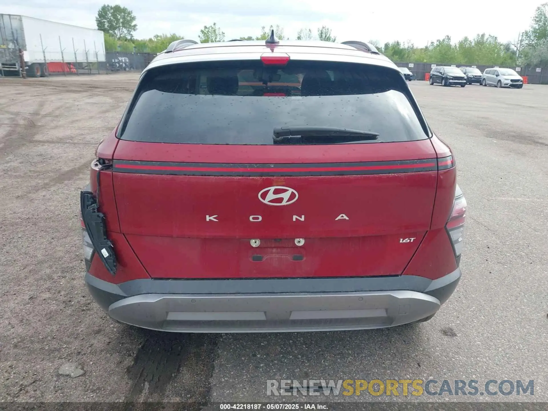 16 fotografías del automóvil dañado KM8HE3A35RU166224 HYUNDAI KONA 2024