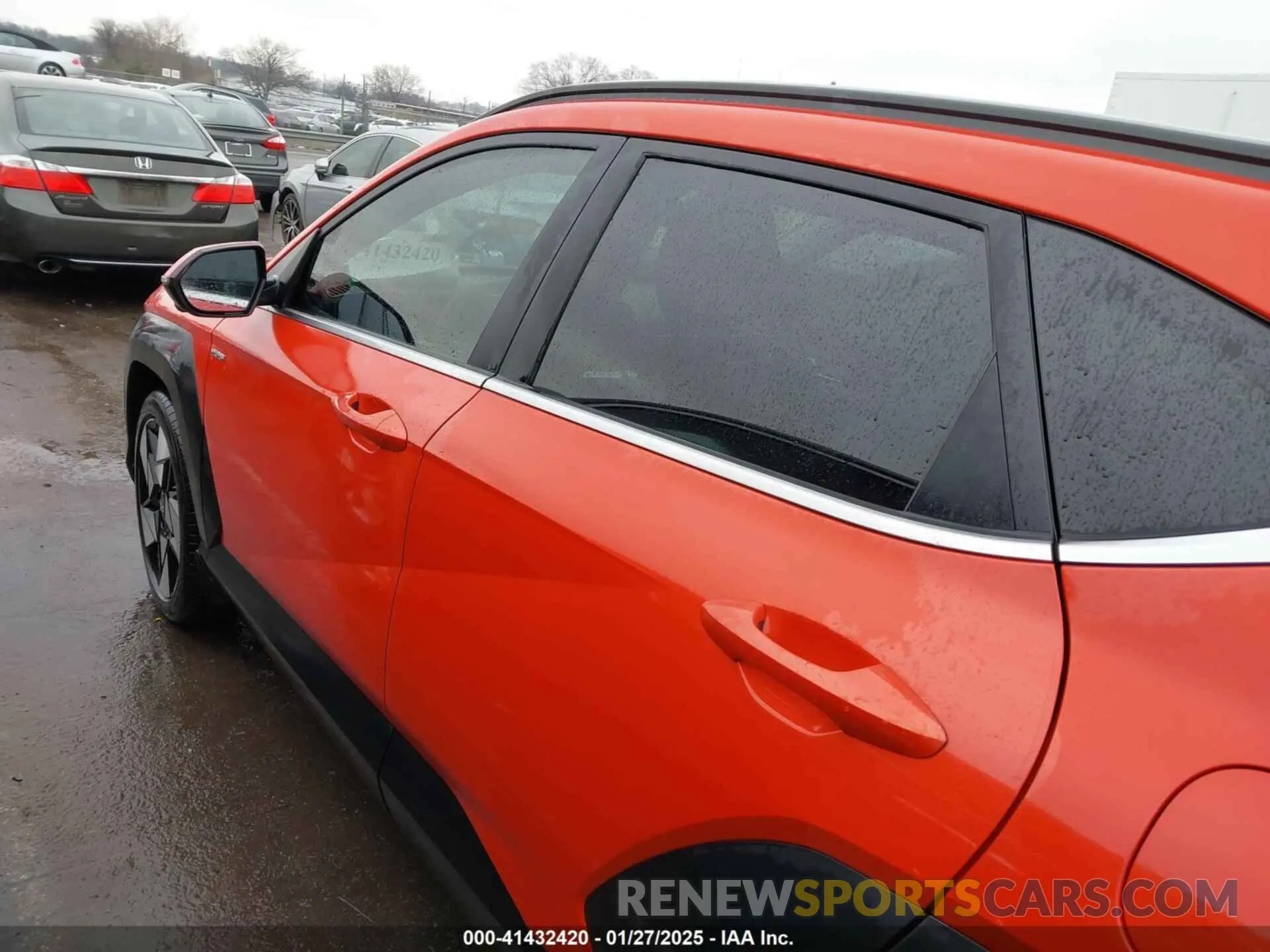 14 fotografías del automóvil dañado KM8HE3A36RU065595 HYUNDAI KONA 2024