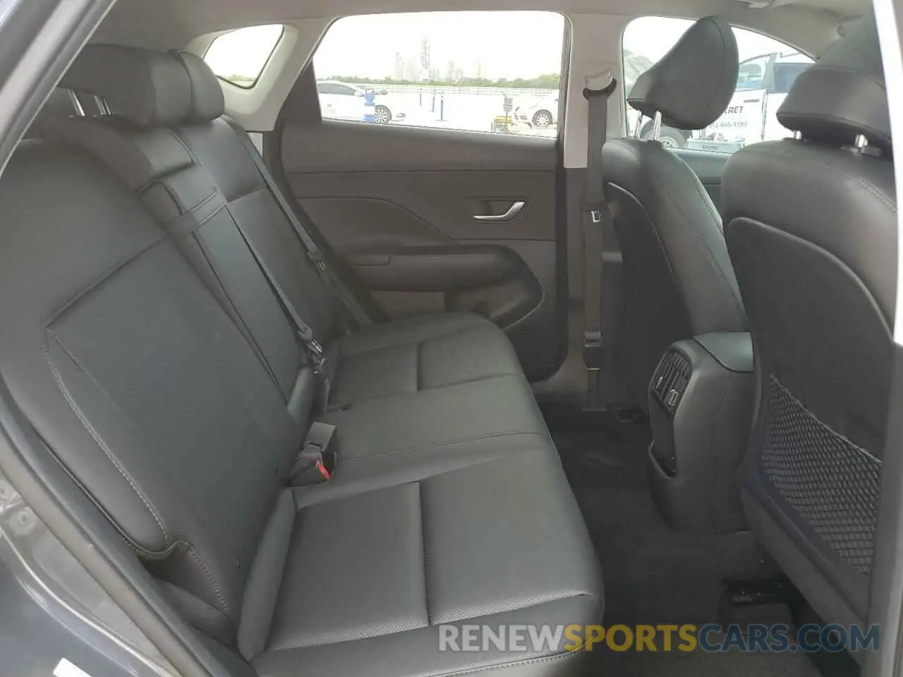 11 fotografías del automóvil dañado KM8HE3A38RU122198 HYUNDAI KONA 2024