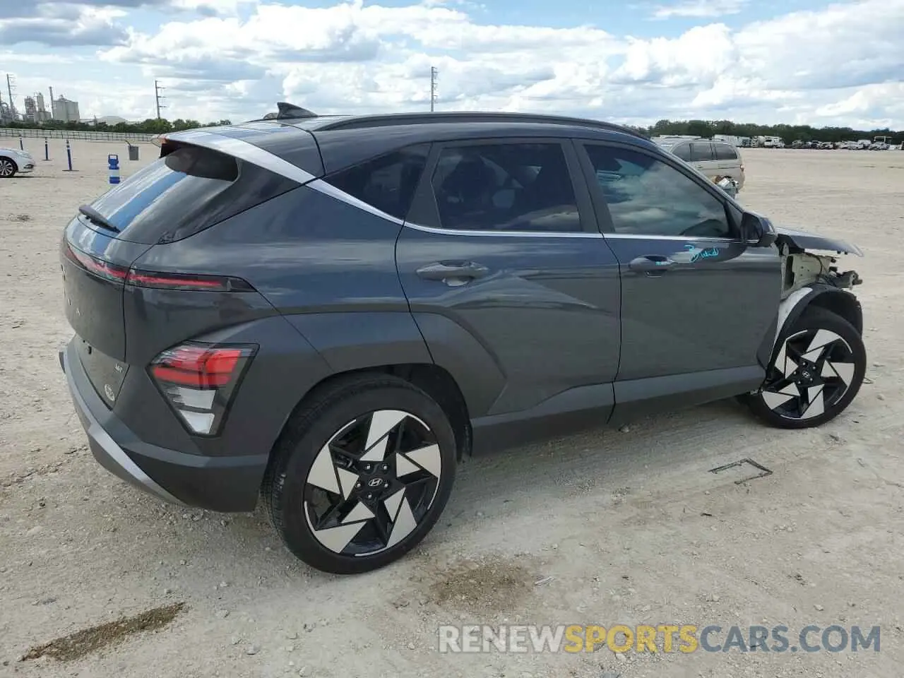 3 fotografías del automóvil dañado KM8HE3A38RU122198 HYUNDAI KONA 2024