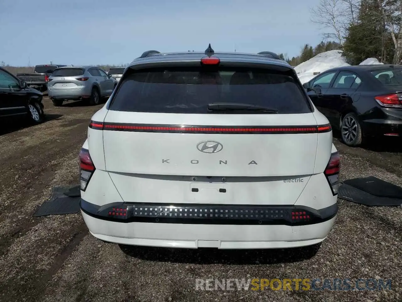 6 fotografías del automóvil dañado KM8HE3A64RU006765 HYUNDAI KONA 2024