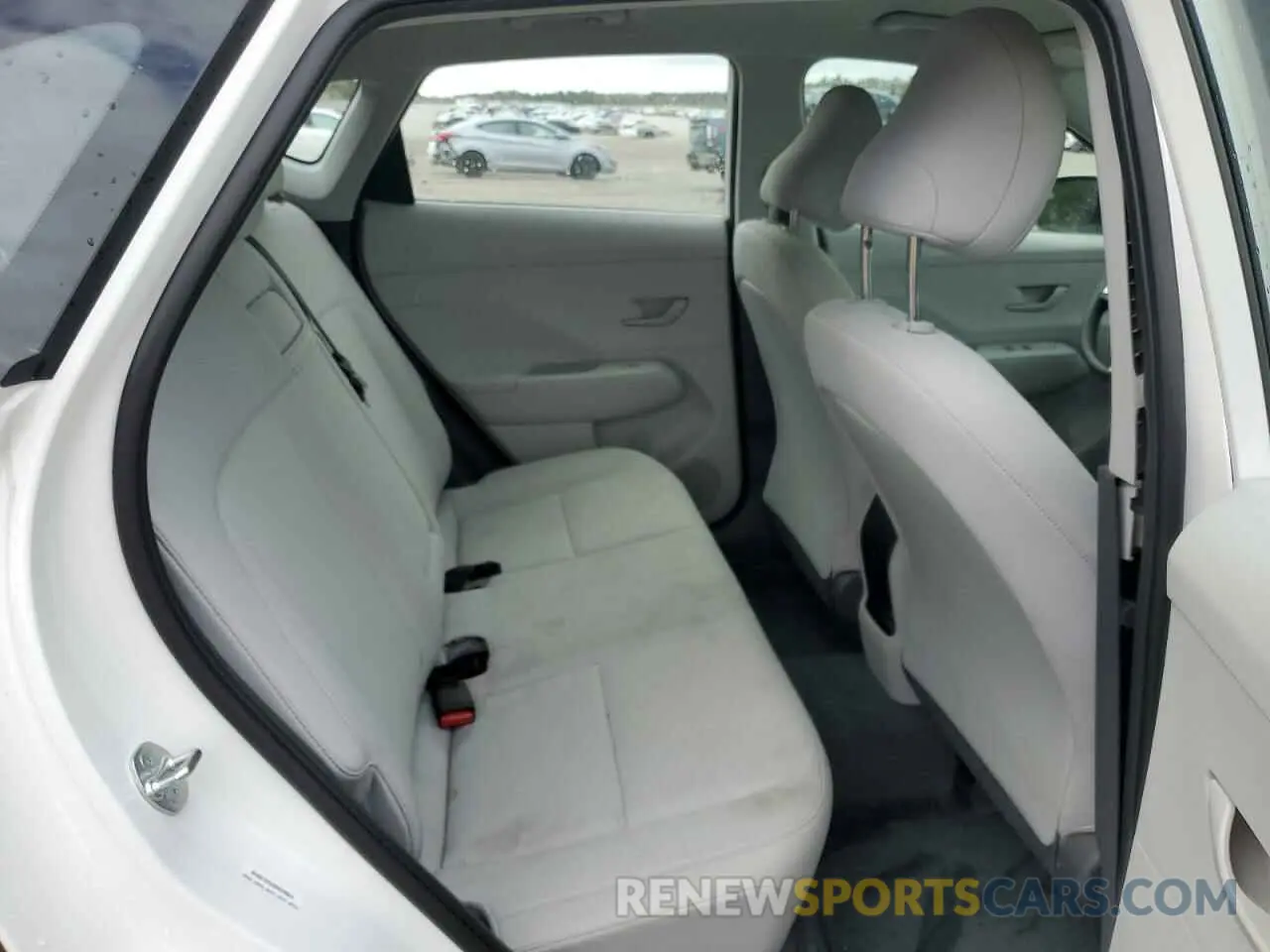 11 fotografías del automóvil dañado KM8HA3AB2SU218840 HYUNDAI KONA 2025