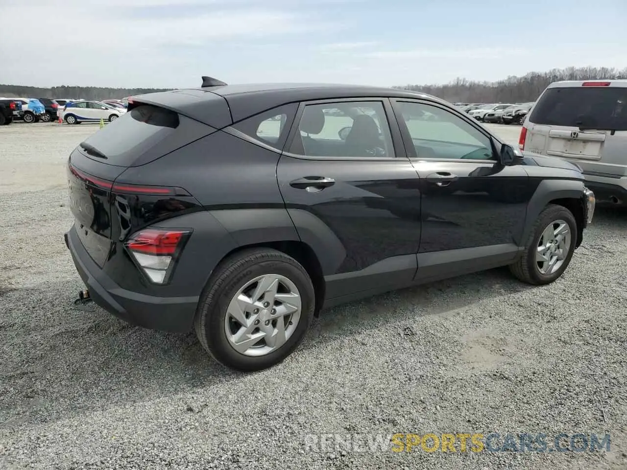 3 fotografías del automóvil dañado KM8HA3AB2SU230986 HYUNDAI KONA 2025