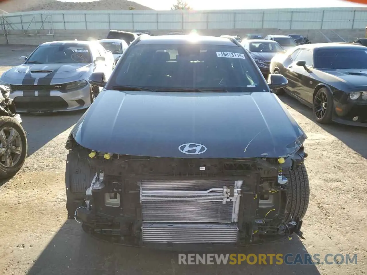 5 fotografías del automóvil dañado KM8HB3A39SU190895 HYUNDAI KONA 2025