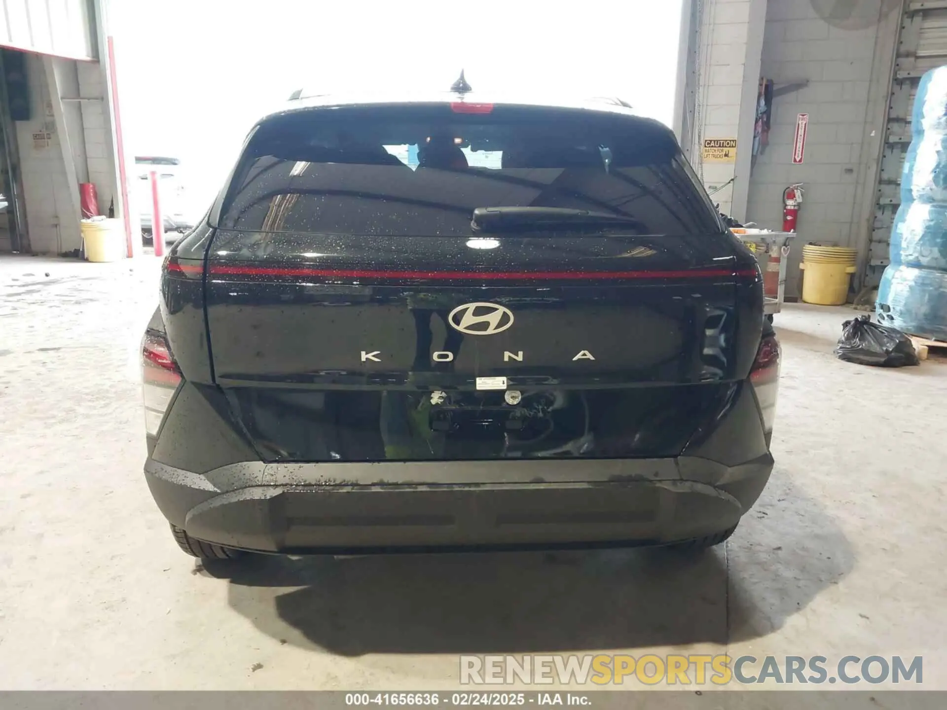 16 fotografías del automóvil dañado KM8HB3AB0SU224360 HYUNDAI KONA 2025