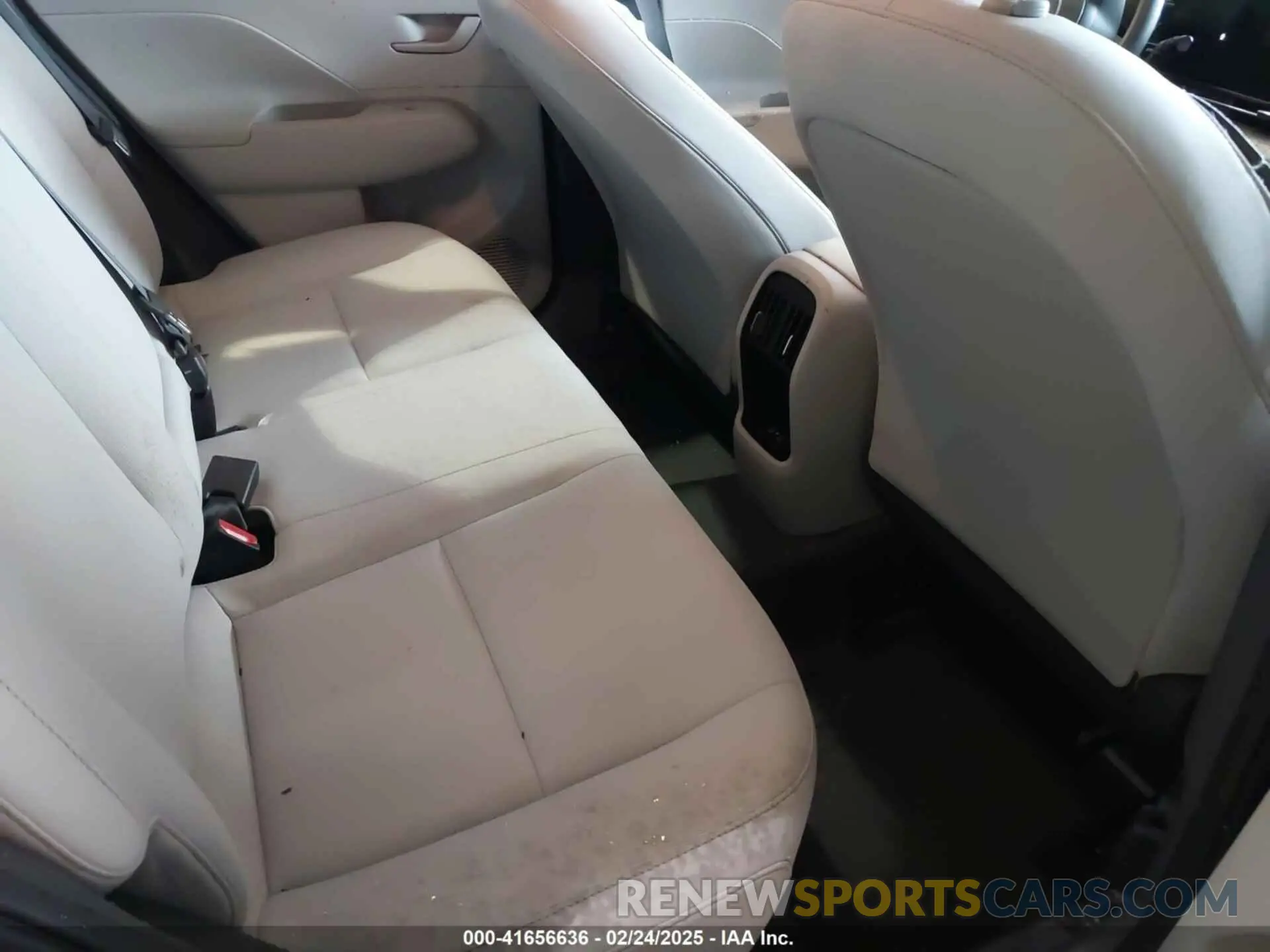 8 fotografías del automóvil dañado KM8HB3AB0SU224360 HYUNDAI KONA 2025