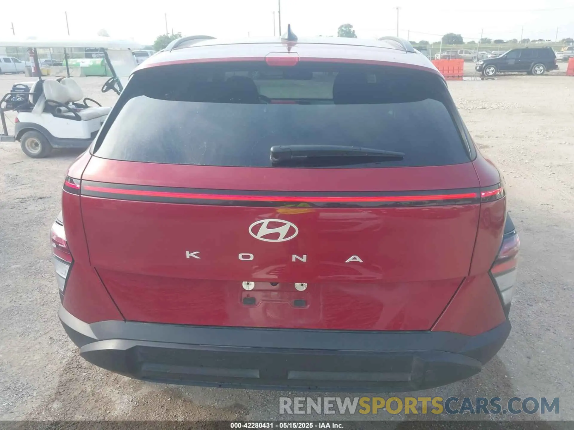 16 fotografías del automóvil dañado KM8HB3AB2SU206720 HYUNDAI KONA 2025