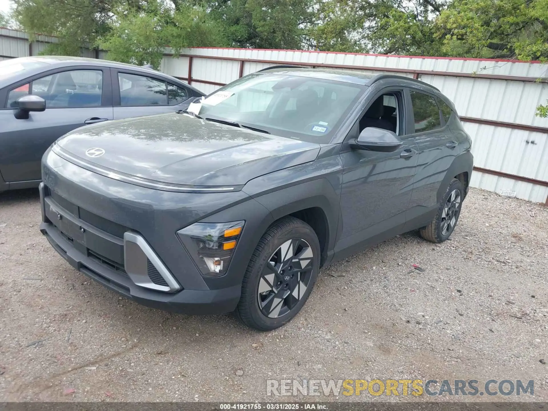 2 fotografías del automóvil dañado KM8HB3AB3SU246630 HYUNDAI KONA 2025
