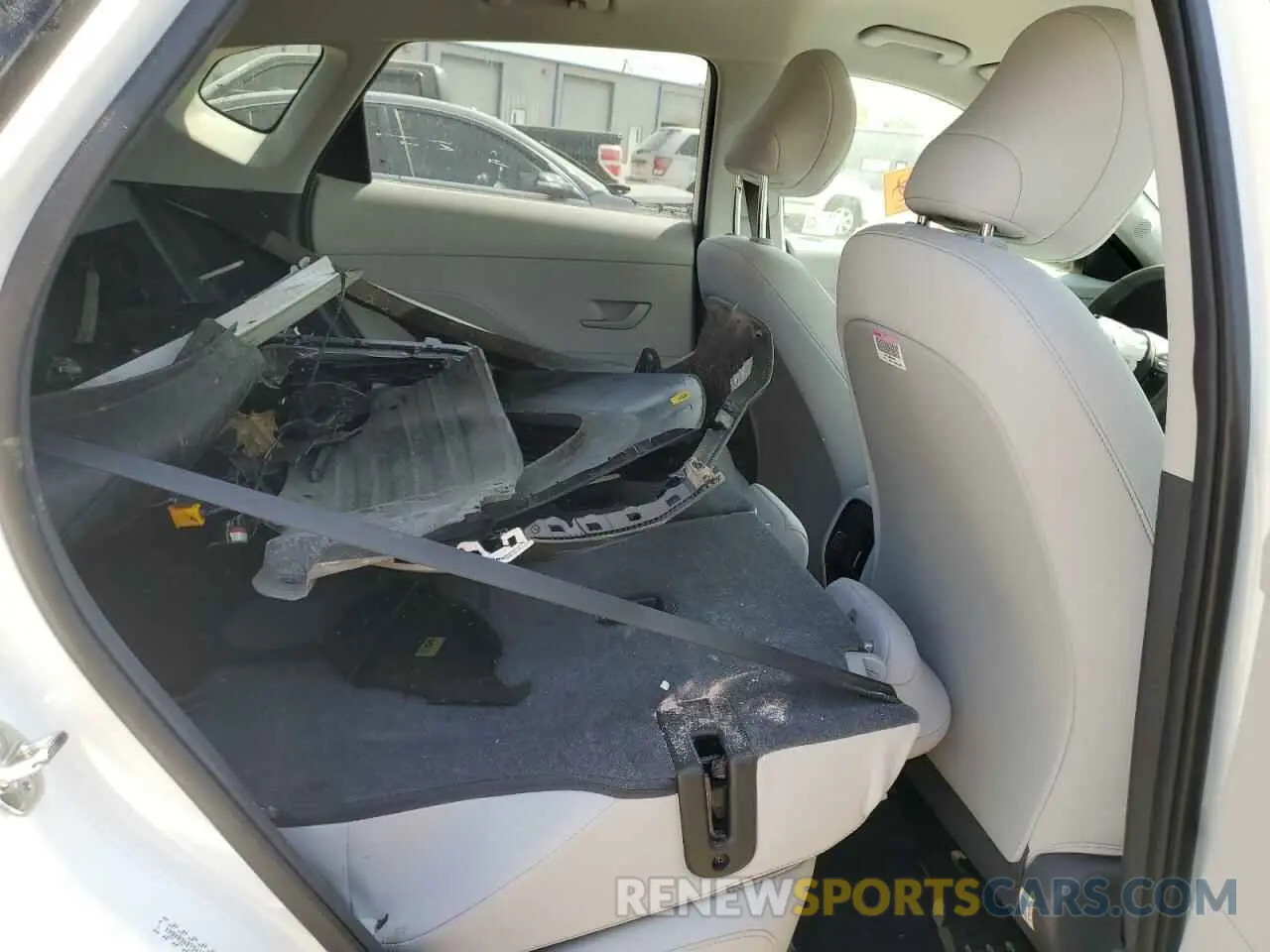 10 fotografías del automóvil dañado KM8HB3AB7SU192250 HYUNDAI KONA 2025