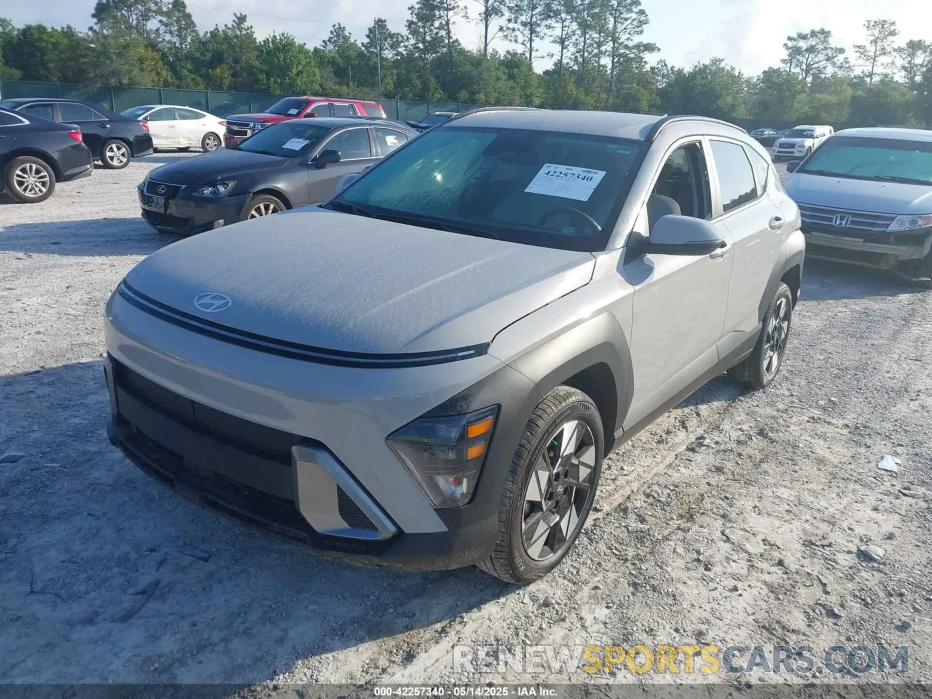 2 fotografías del automóvil dañado KM8HB3AB7SU227210 HYUNDAI KONA 2025