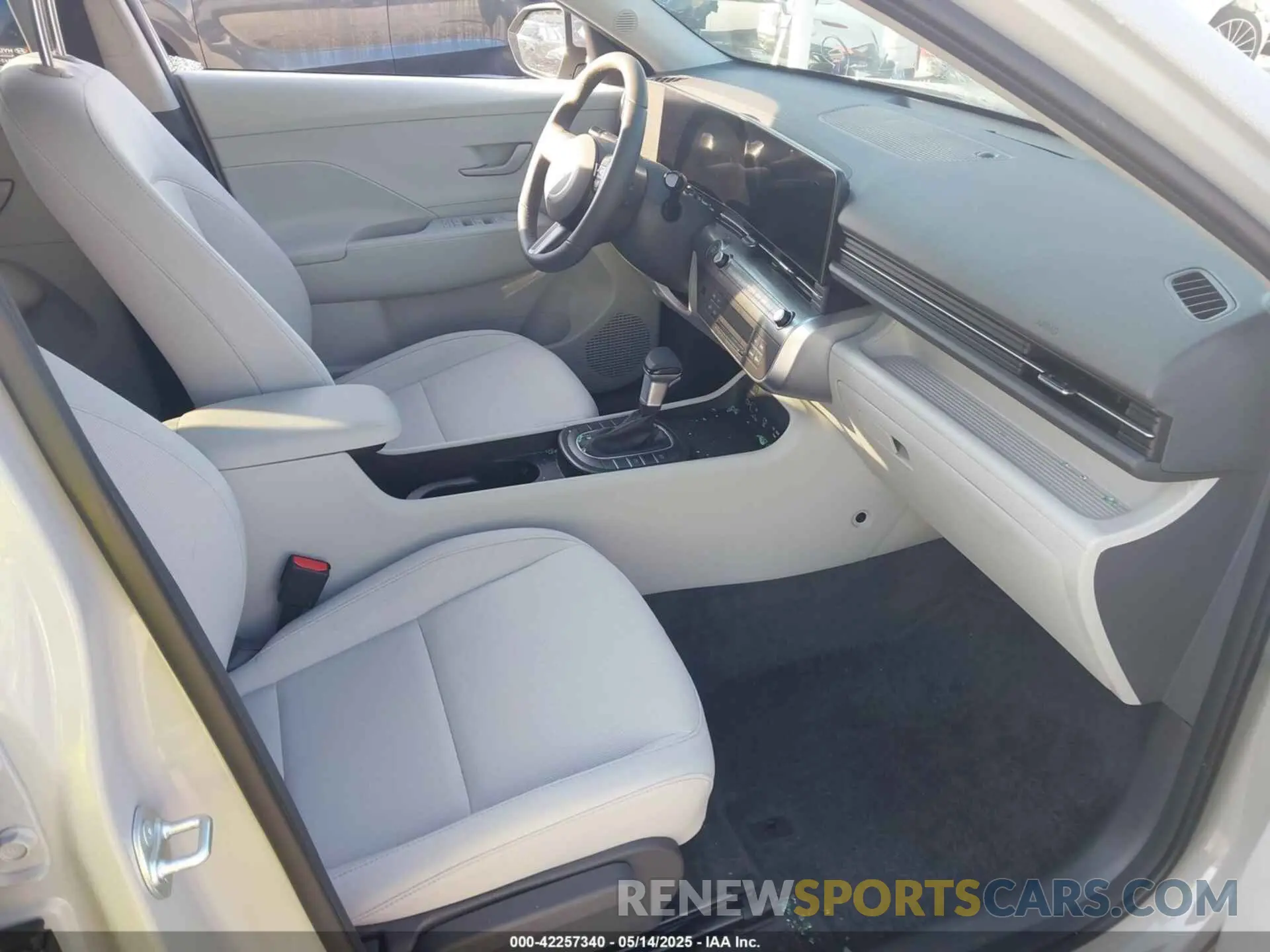 5 fotografías del automóvil dañado KM8HB3AB7SU227210 HYUNDAI KONA 2025