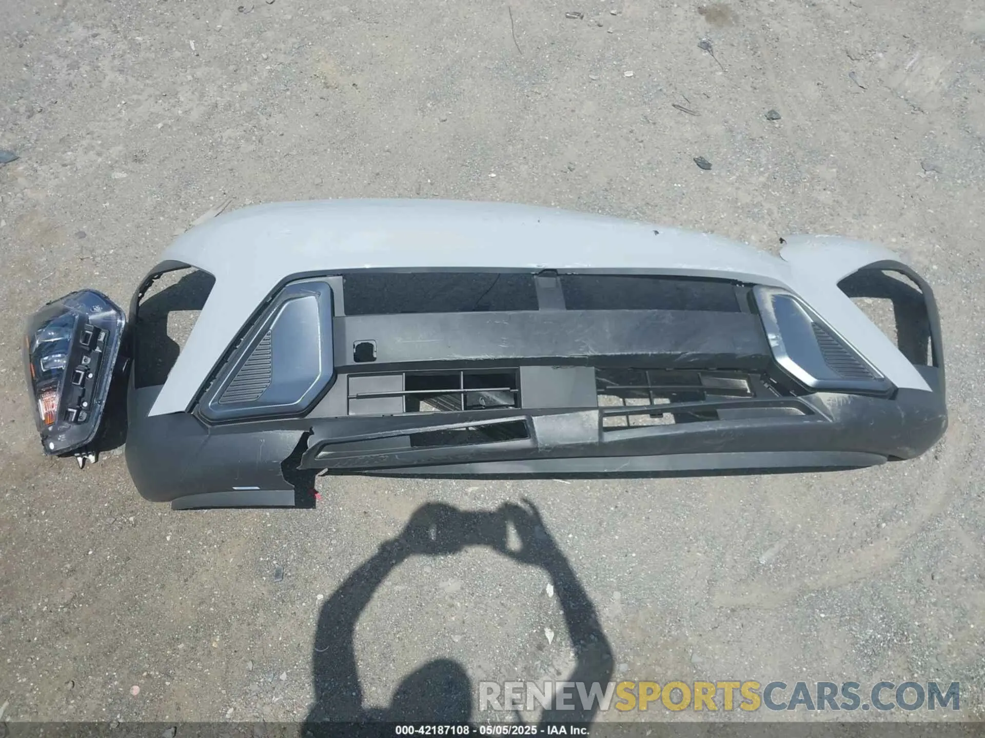 12 fotografías del automóvil dañado KM8HB3AB7SU262832 HYUNDAI KONA 2025