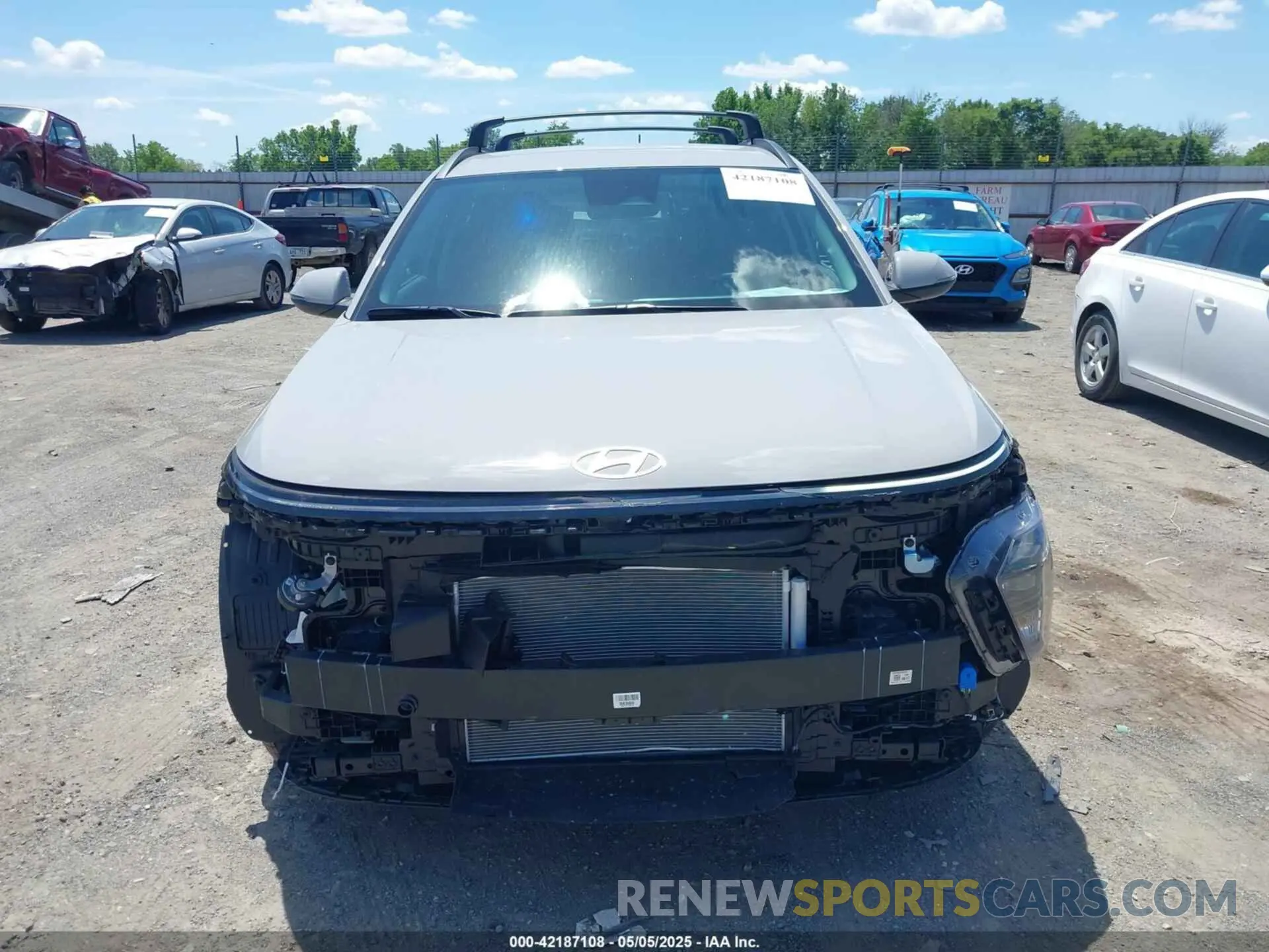 13 fotografías del automóvil dañado KM8HB3AB7SU262832 HYUNDAI KONA 2025