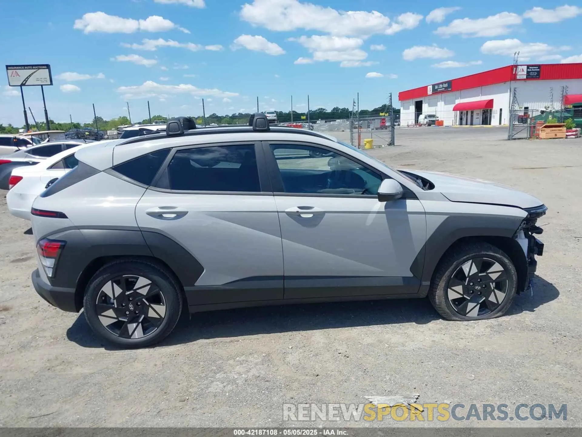 14 fotografías del automóvil dañado KM8HB3AB7SU262832 HYUNDAI KONA 2025