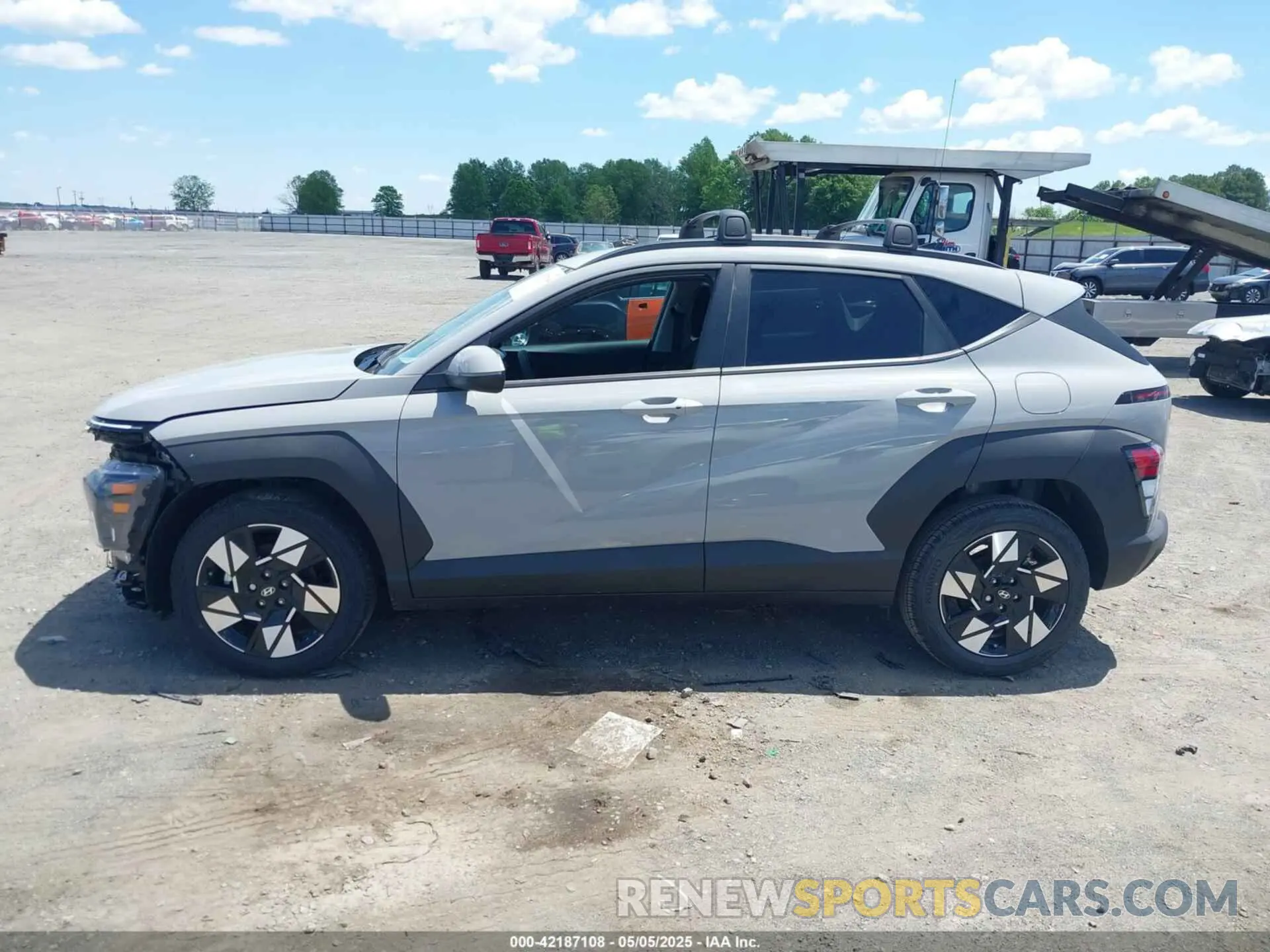 15 fotografías del automóvil dañado KM8HB3AB7SU262832 HYUNDAI KONA 2025