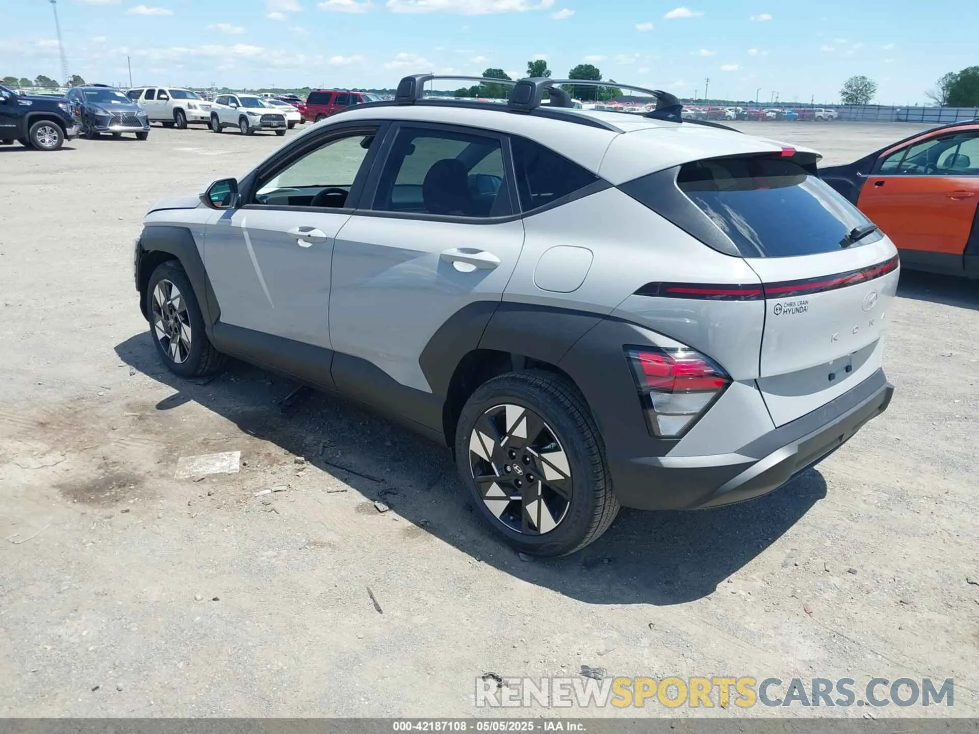3 fotografías del automóvil dañado KM8HB3AB7SU262832 HYUNDAI KONA 2025