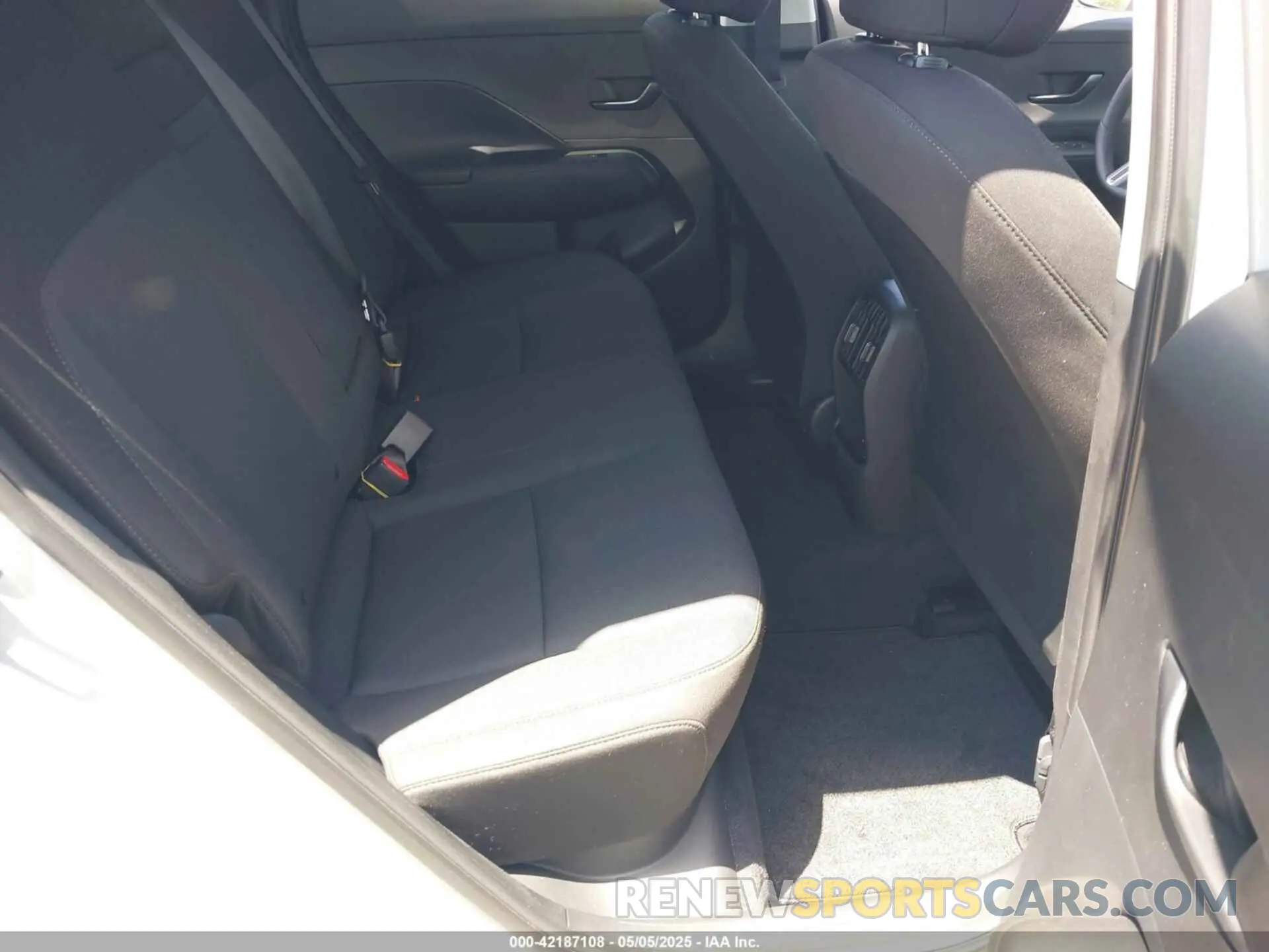 8 fotografías del automóvil dañado KM8HB3AB7SU262832 HYUNDAI KONA 2025