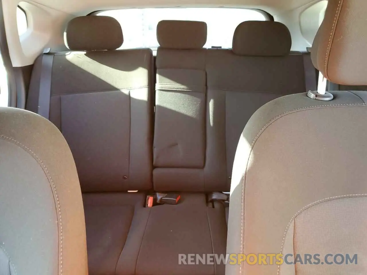 10 fotografías del automóvil dañado KM8HB3AB8SU224543 HYUNDAI KONA 2025