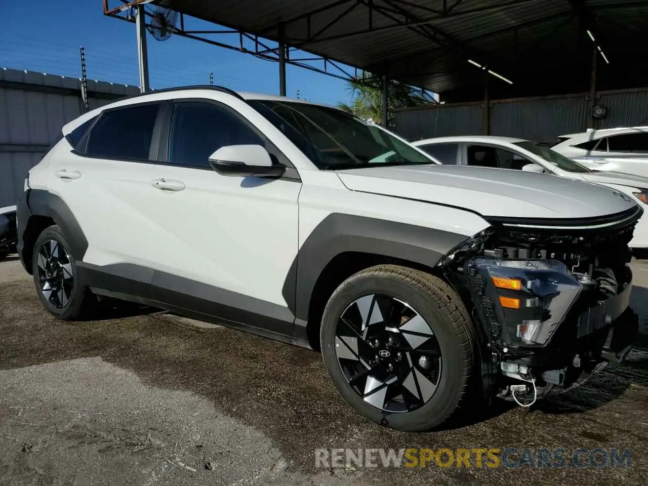 4 fotografías del automóvil dañado KM8HB3AB8SU224543 HYUNDAI KONA 2025