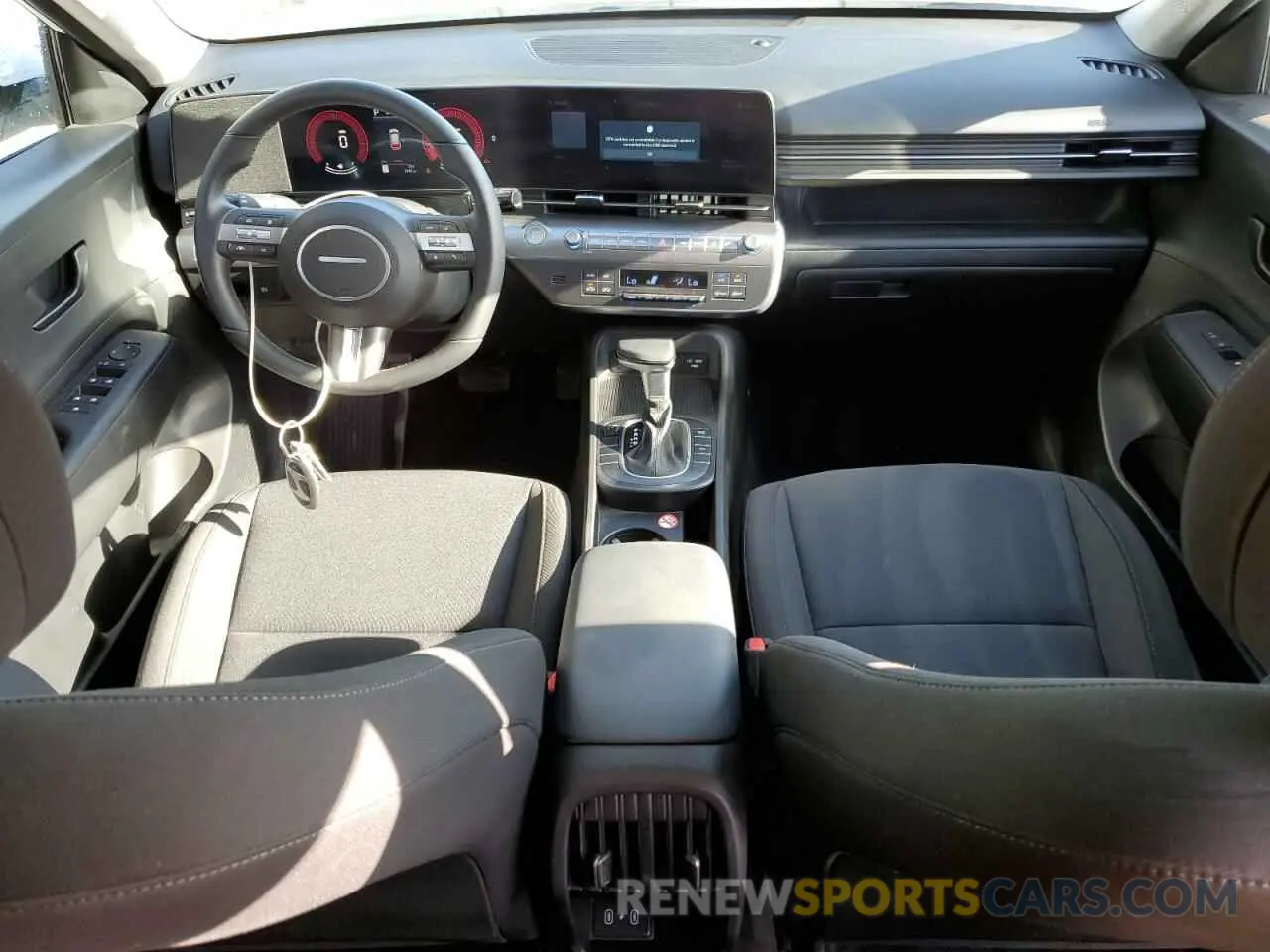 8 fotografías del automóvil dañado KM8HB3AB8SU224543 HYUNDAI KONA 2025
