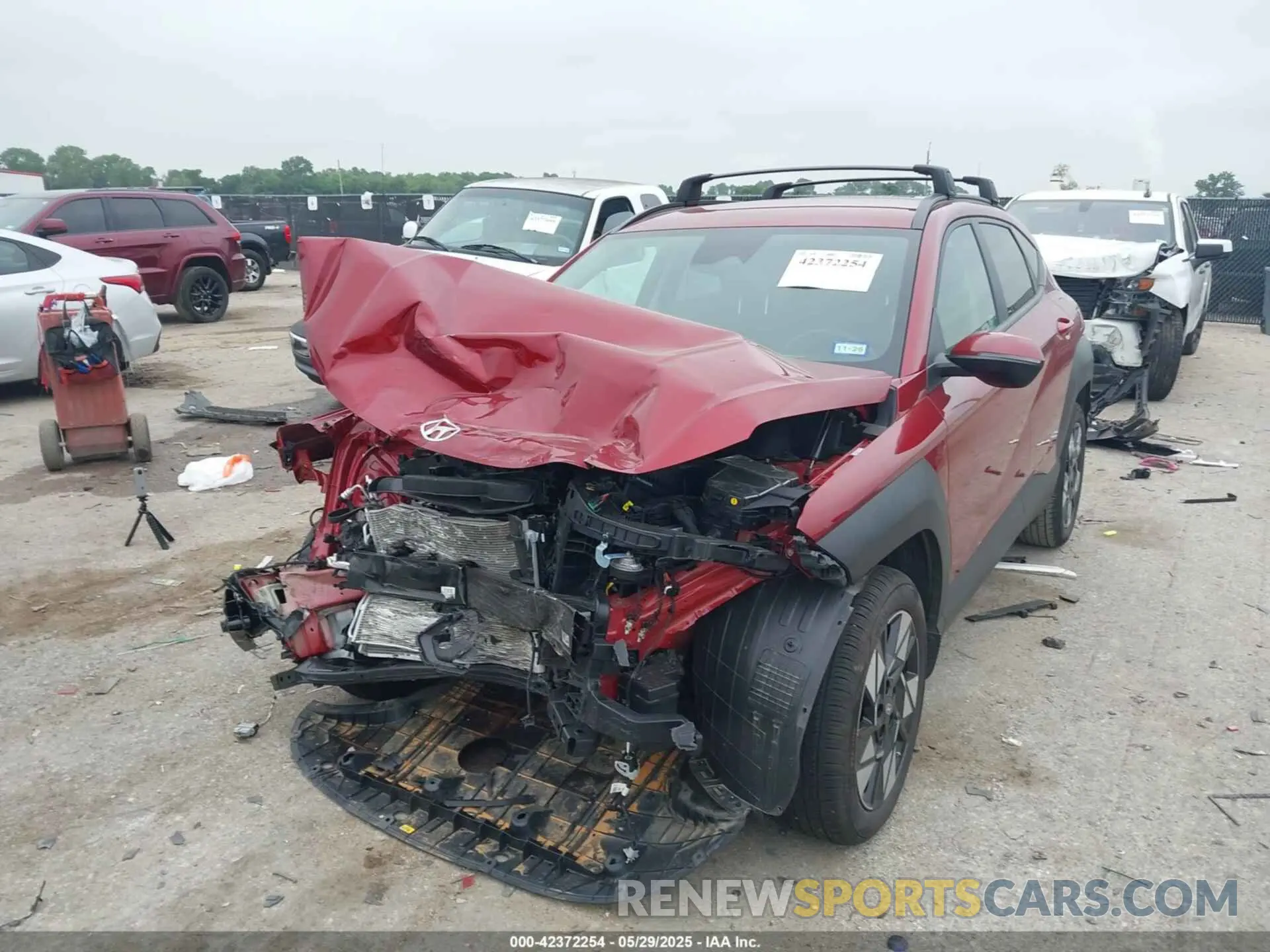 2 fotografías del automóvil dañado KM8HB3AB8SU236840 HYUNDAI KONA 2025