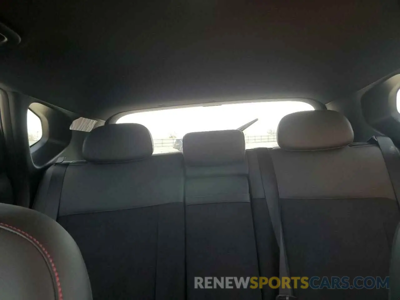 10 fotografías del automóvil dañado KM8HBCA33SU251352 HYUNDAI KONA 2025